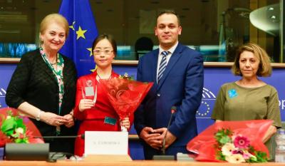 Kun Huang fick EU parlamentets pris
