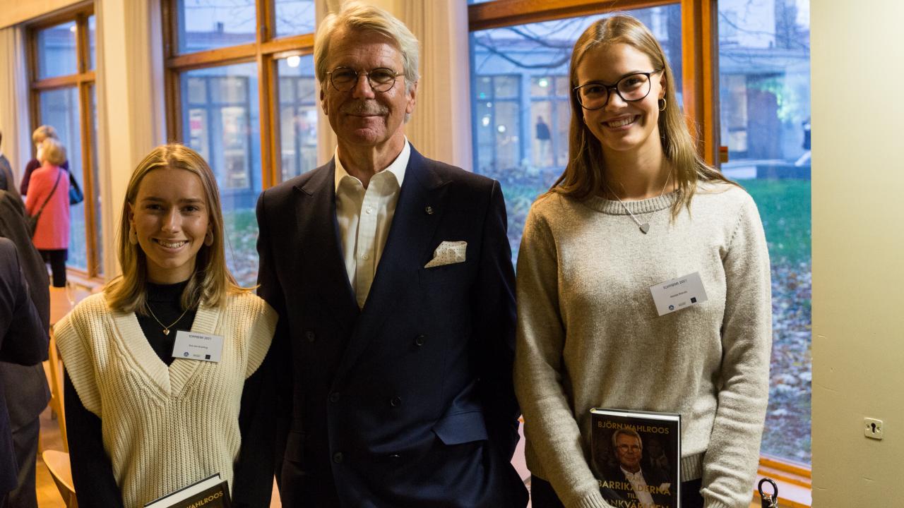 Wahlroos med studenter