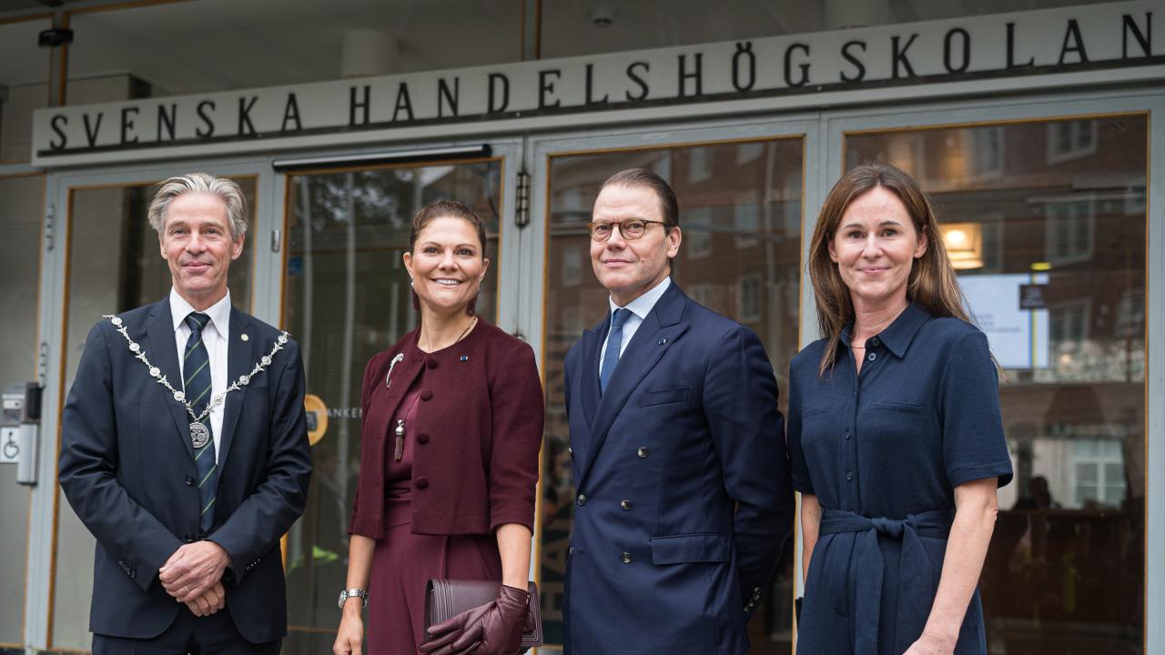 Rektor Ingmar Björkman, Kronprinsessan Victoria, Prins Daniel och Camilla Wardi, Chef för näringslivsrelationer och samverkanrdi,