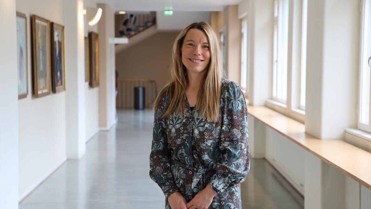 Anna Aminoff i Hankens korridor