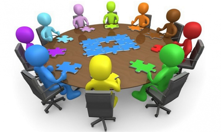 round_table_colour_with_puzzle.png