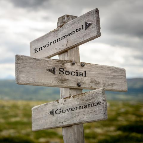 Skylt med orden environmental, social och governance