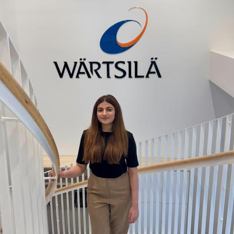 Hanken student Ayesha Ahmed at the Wärtsilä office