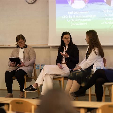Speakers on stage at Hanken Insights.